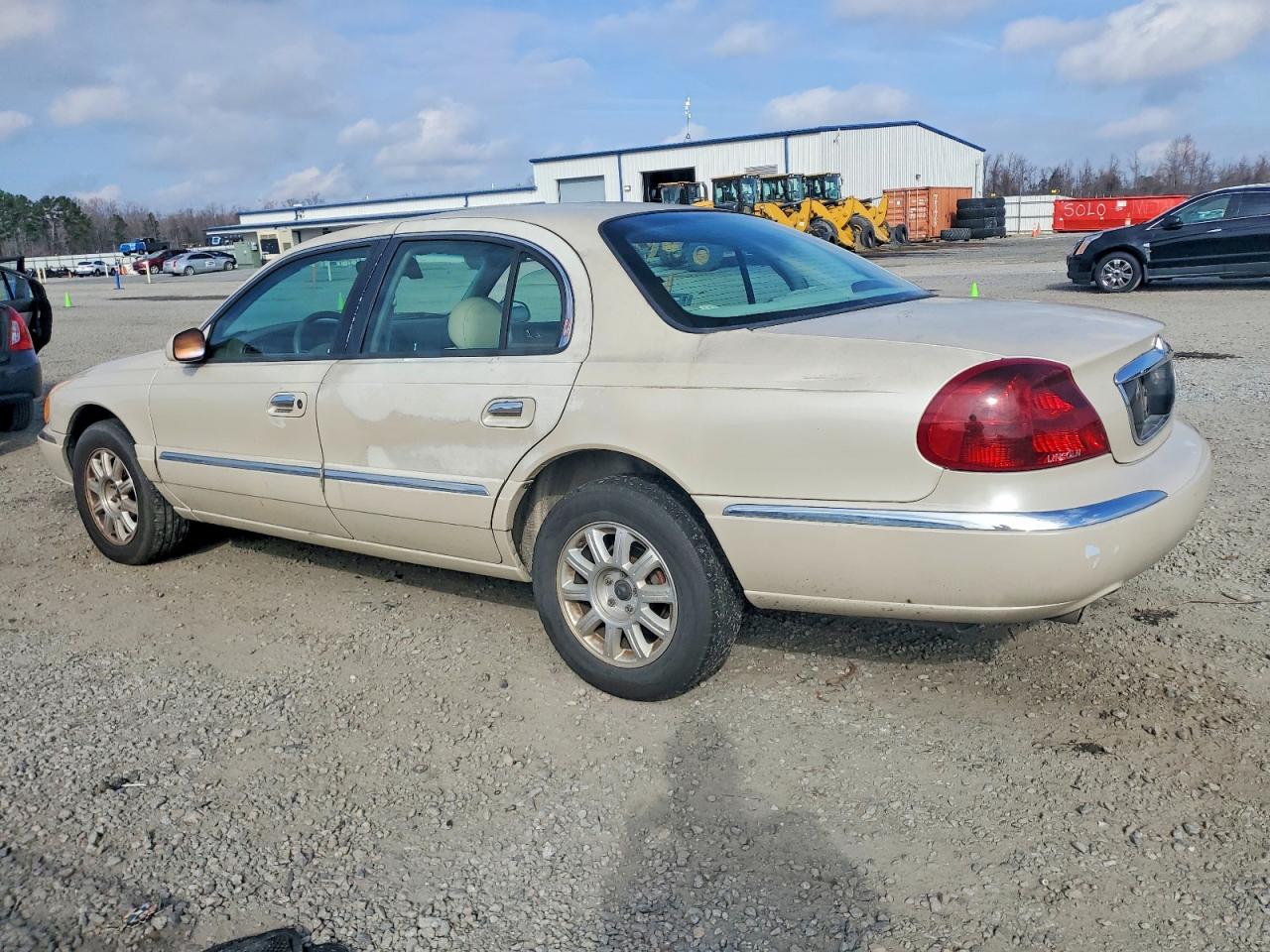 2002 LINCOLN CONTINENTAL photo 2