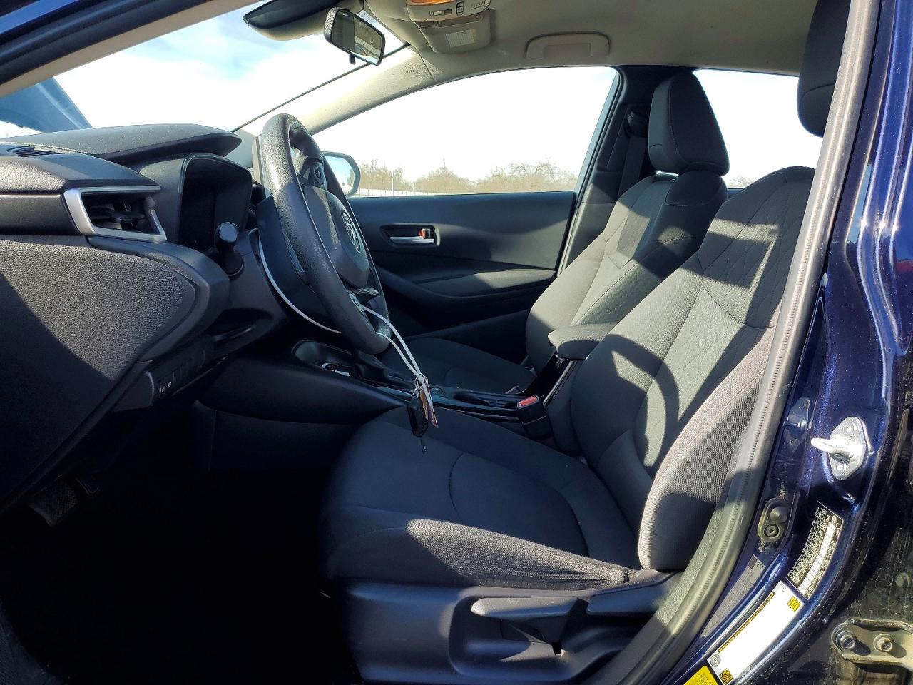 2021 TOYOTA COROLLA LE photo 7