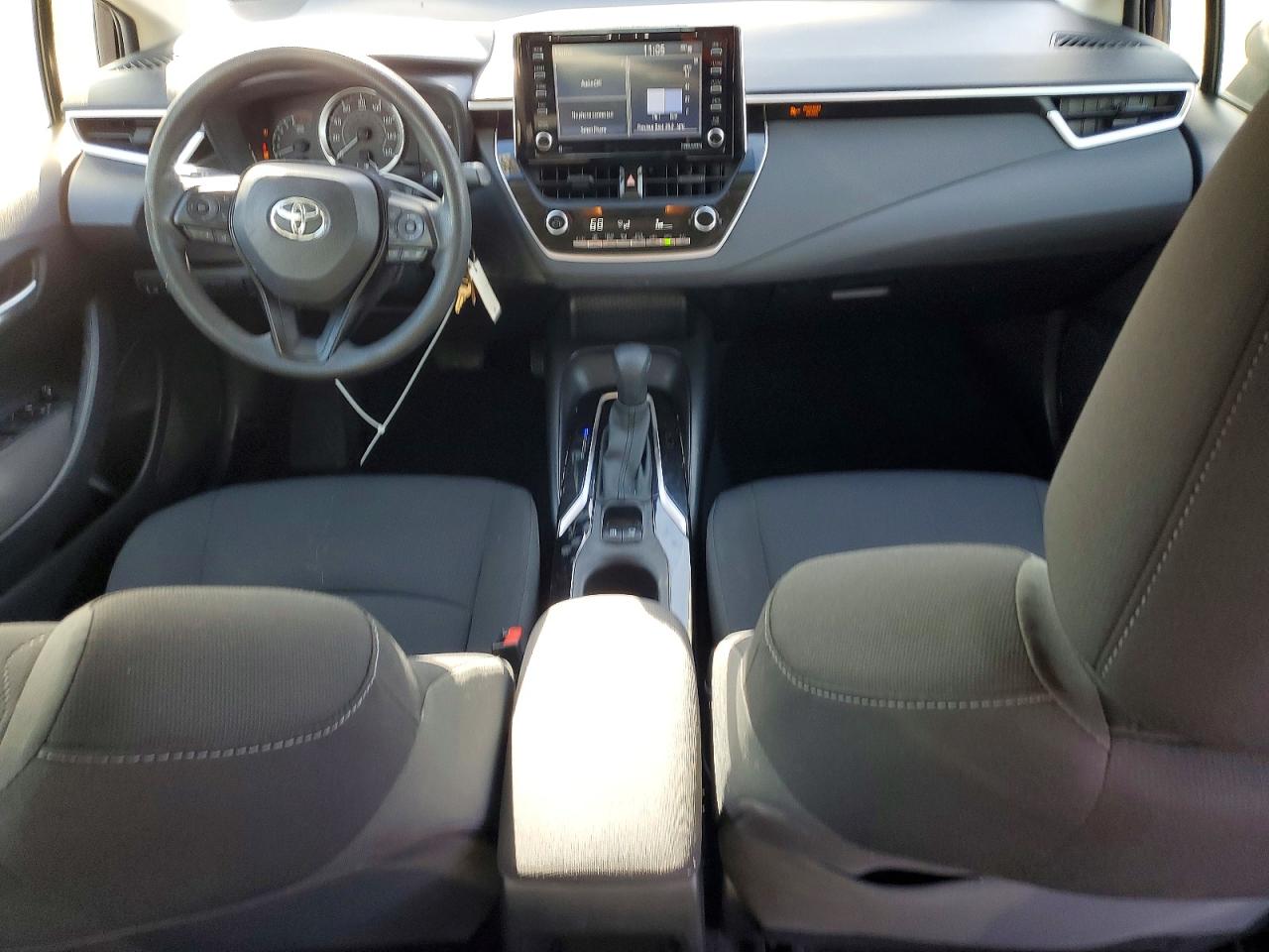 2021 TOYOTA COROLLA LE photo 8
