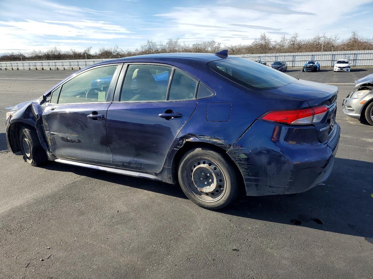 2021 TOYOTA COROLLA LE photo 2