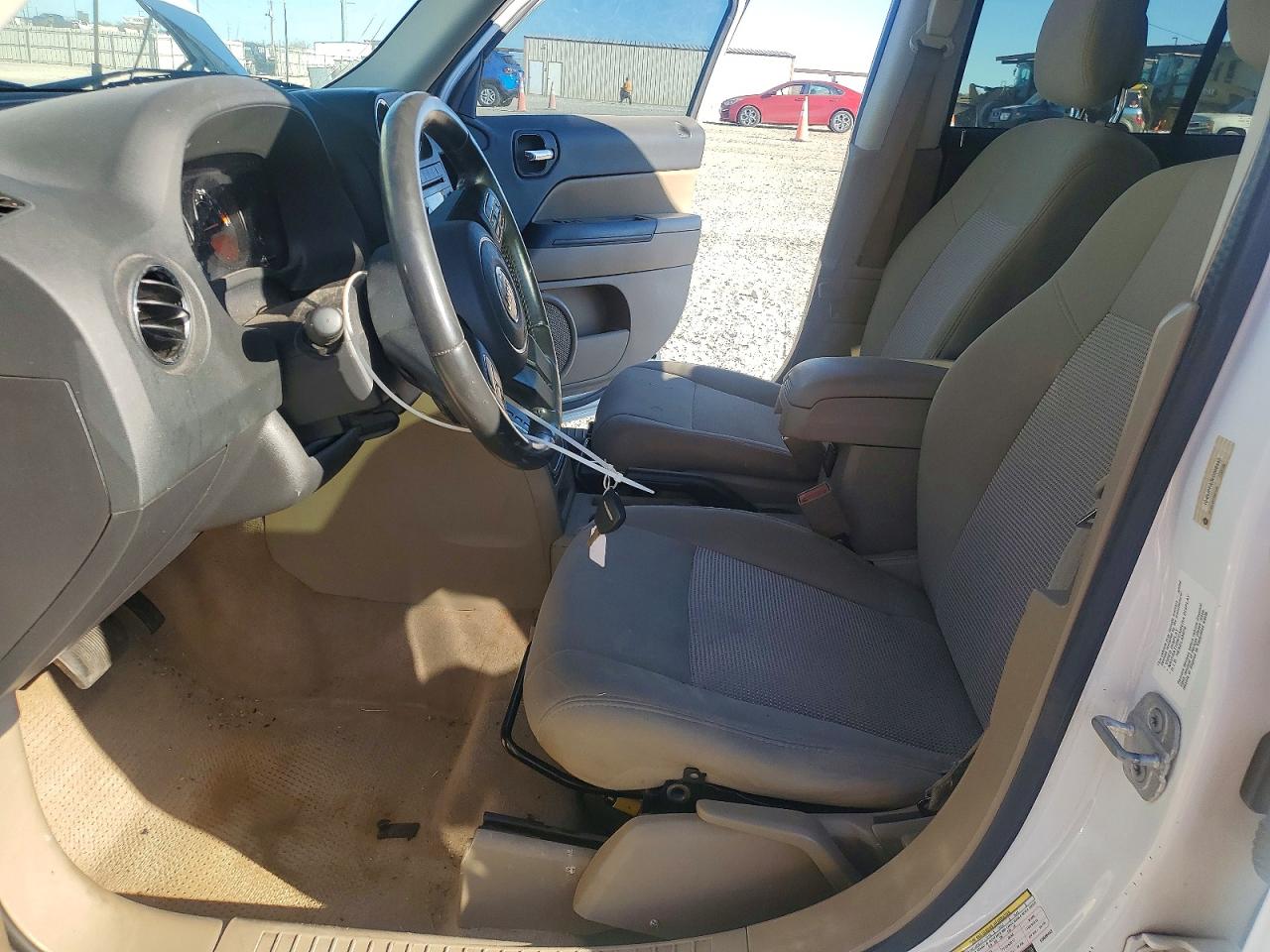 2014 JEEP PATRIOT LATITUDE photo 7