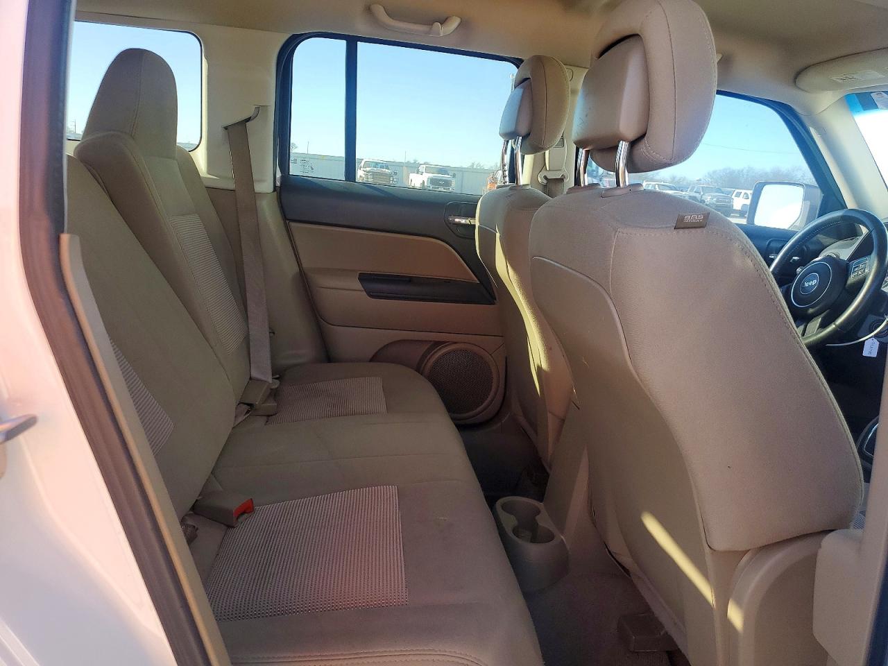 2014 JEEP PATRIOT LATITUDE photo 11