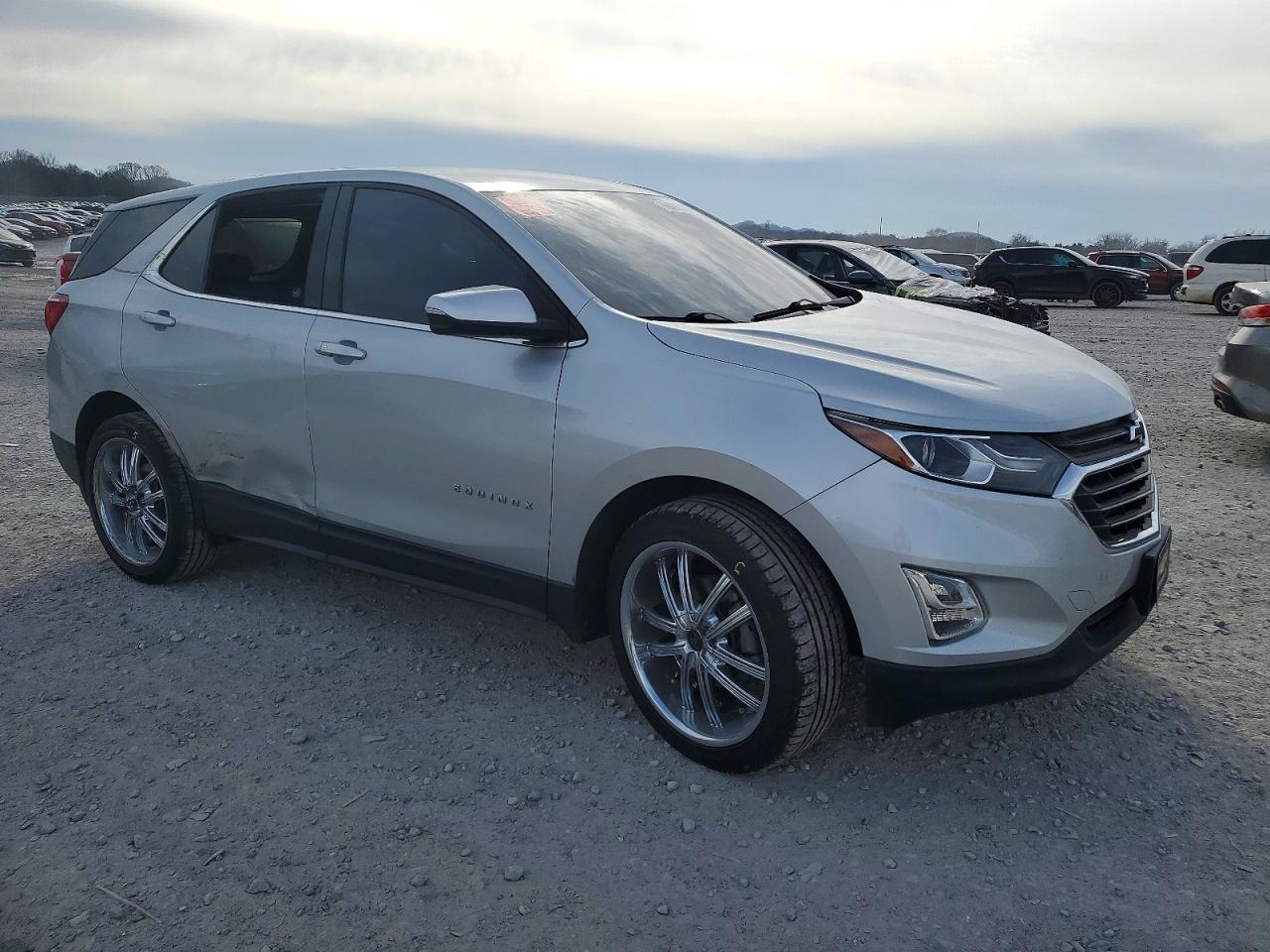 2019 CHEVROLET EQUINOX LT photo 4