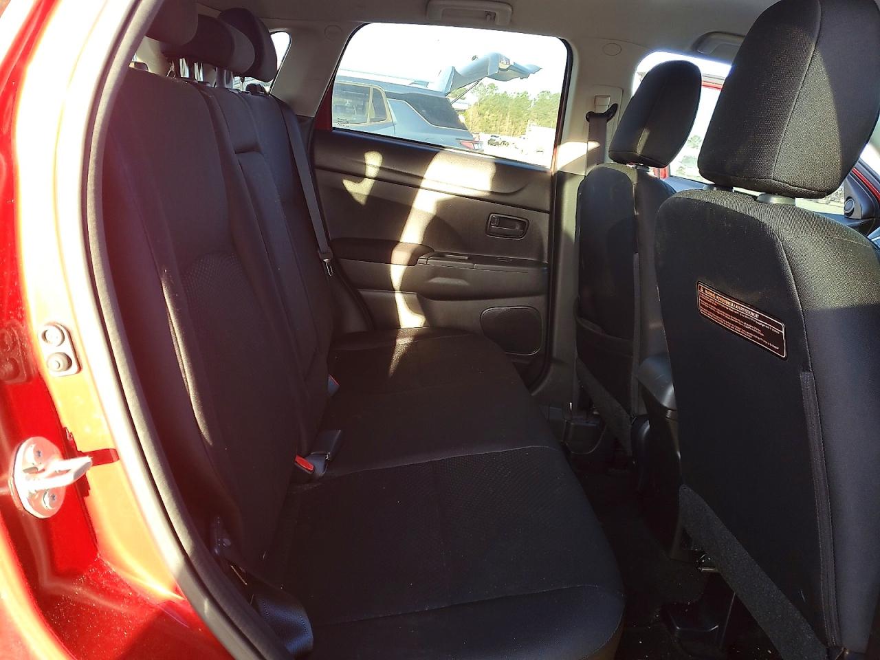 2015 MITSUBISHI OUTLANDER SPORT ES photo 19