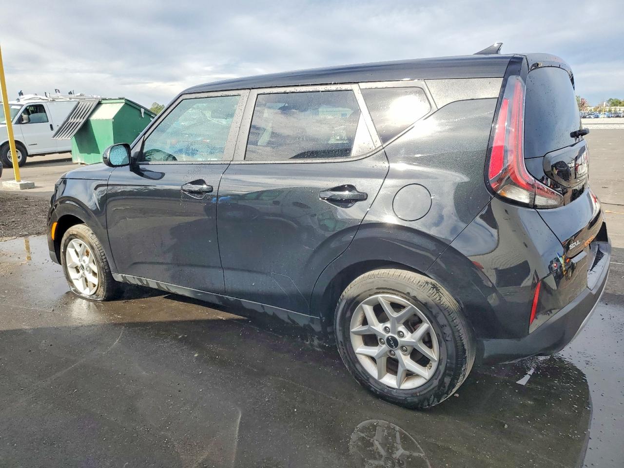 2025 KIA SOUL LX photo 2
