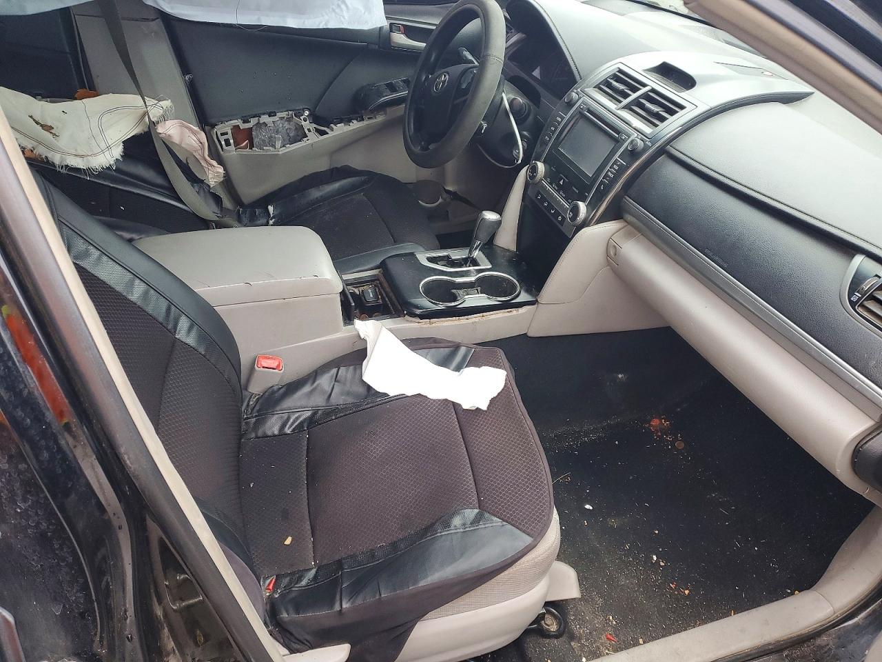 2014 TOYOTA CAMRY L photo 7