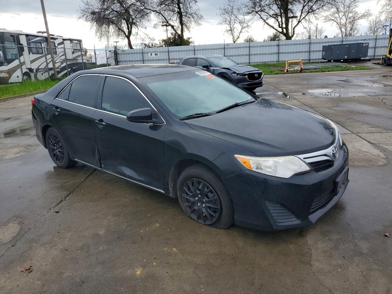 2014 TOYOTA CAMRY L photo 4
