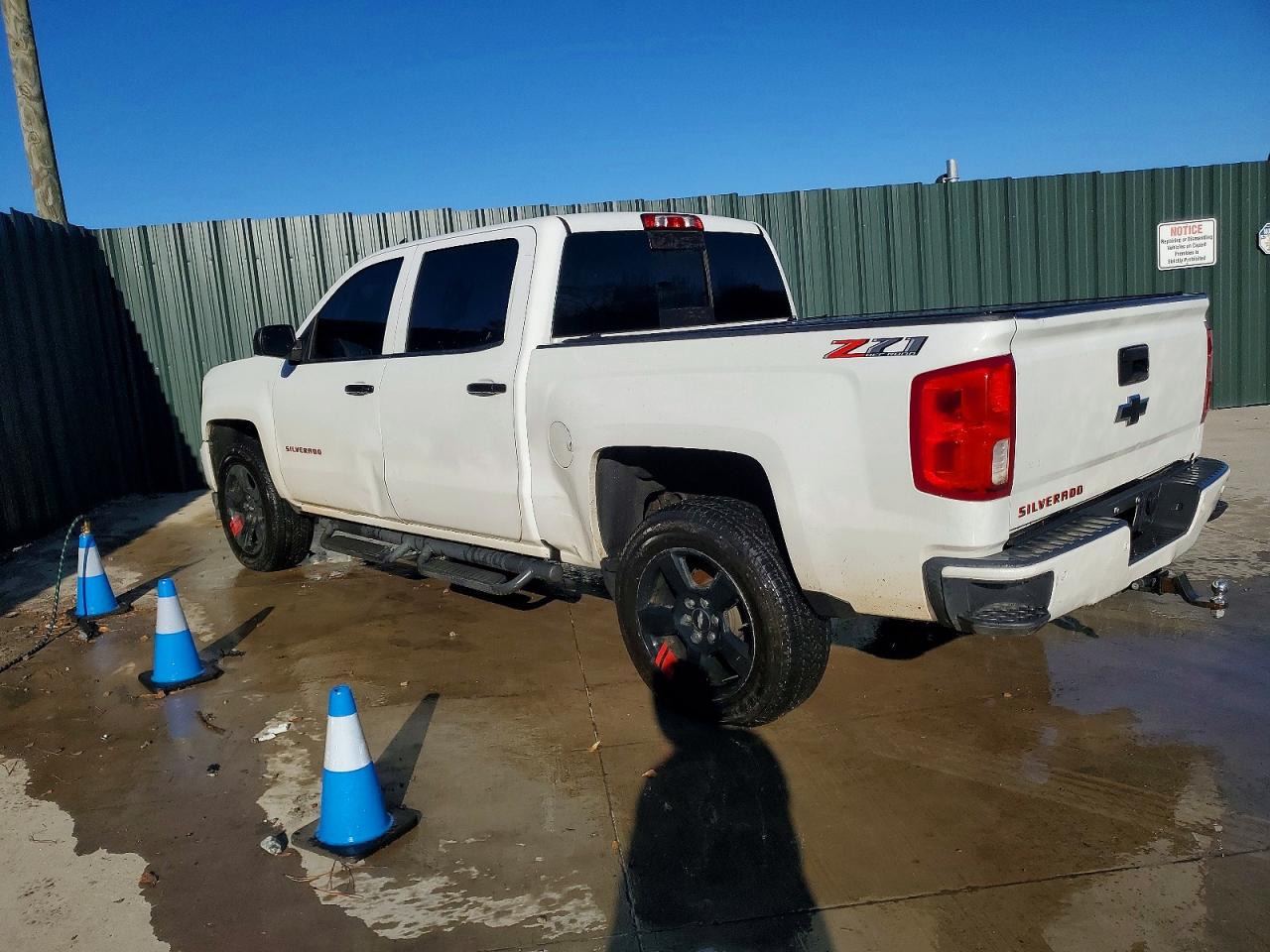 2018 CHEVROLET SILVERADO K1500 LTZ photo 2