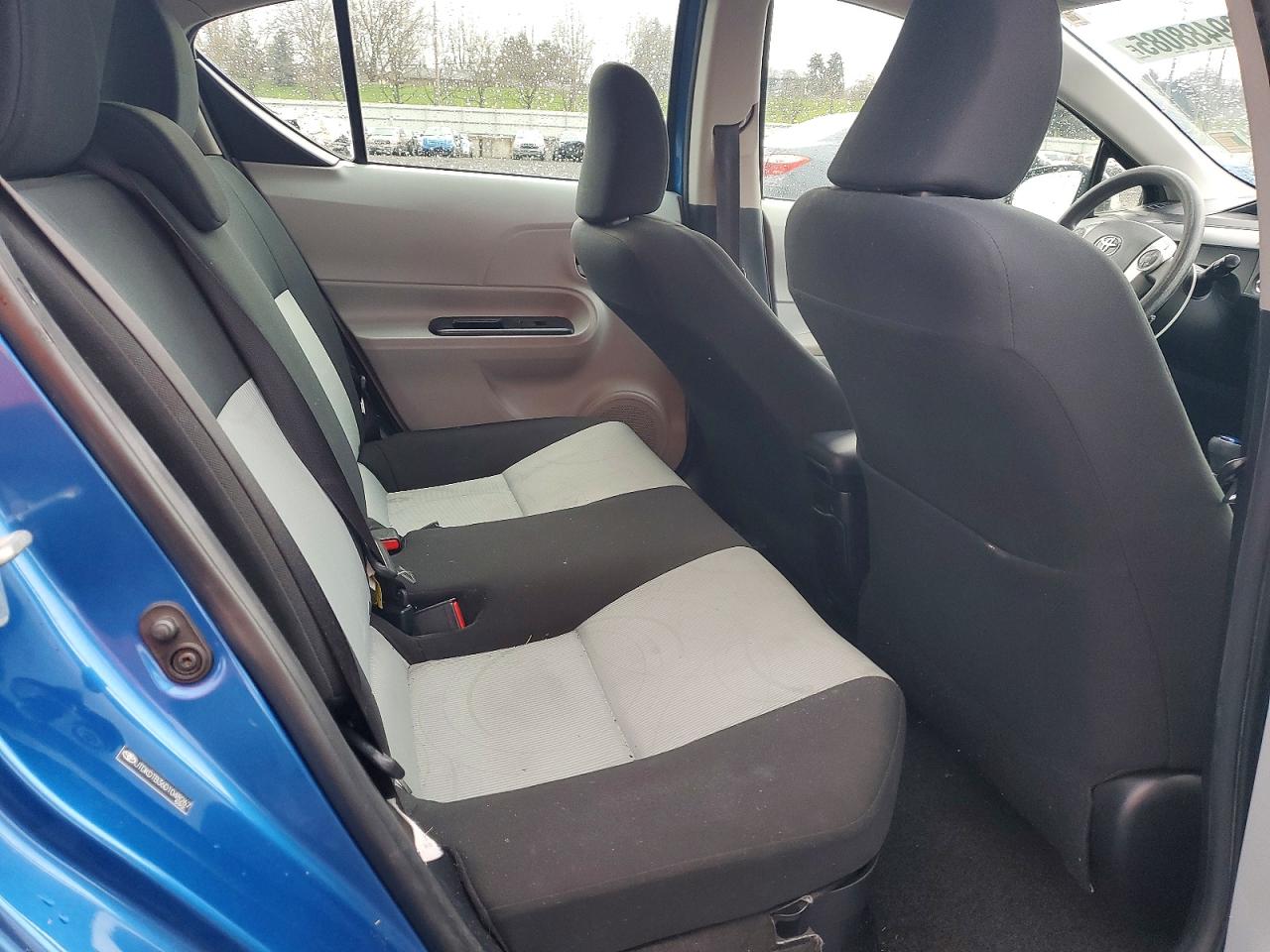 2013 TOYOTA PRIUS C photo 10