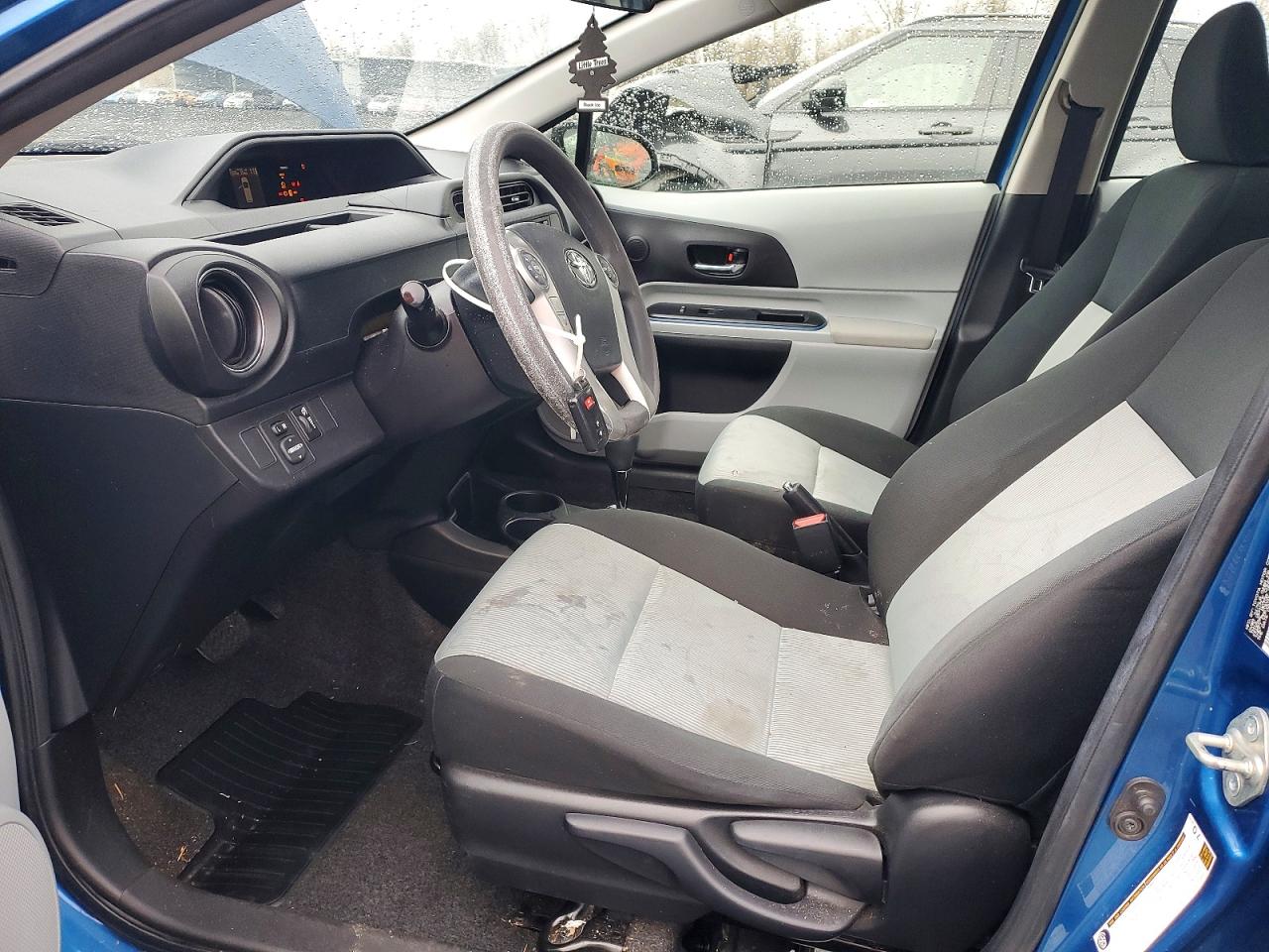 2013 TOYOTA PRIUS C photo 7