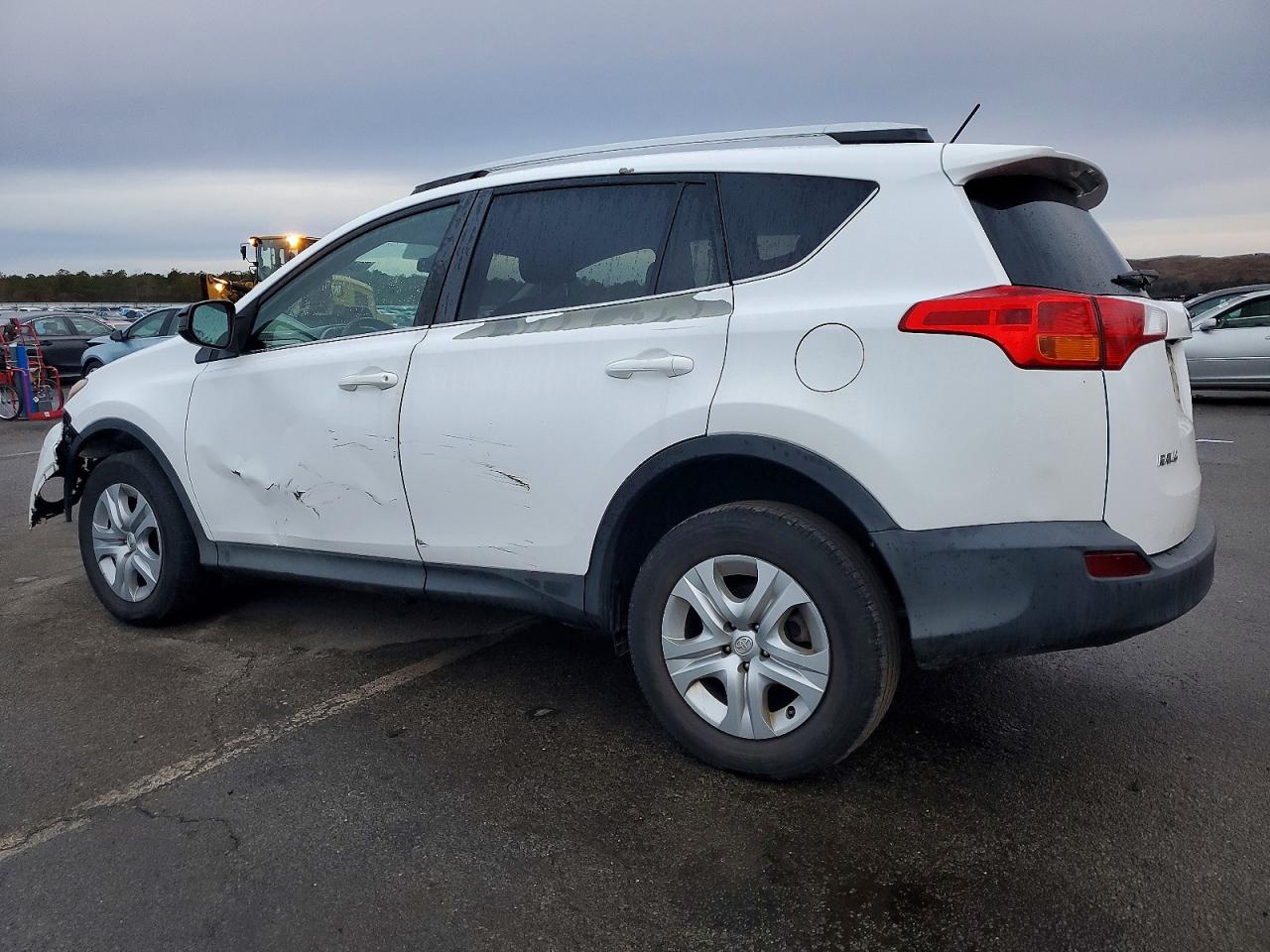 2013 TOYOTA RAV4 LE photo 2