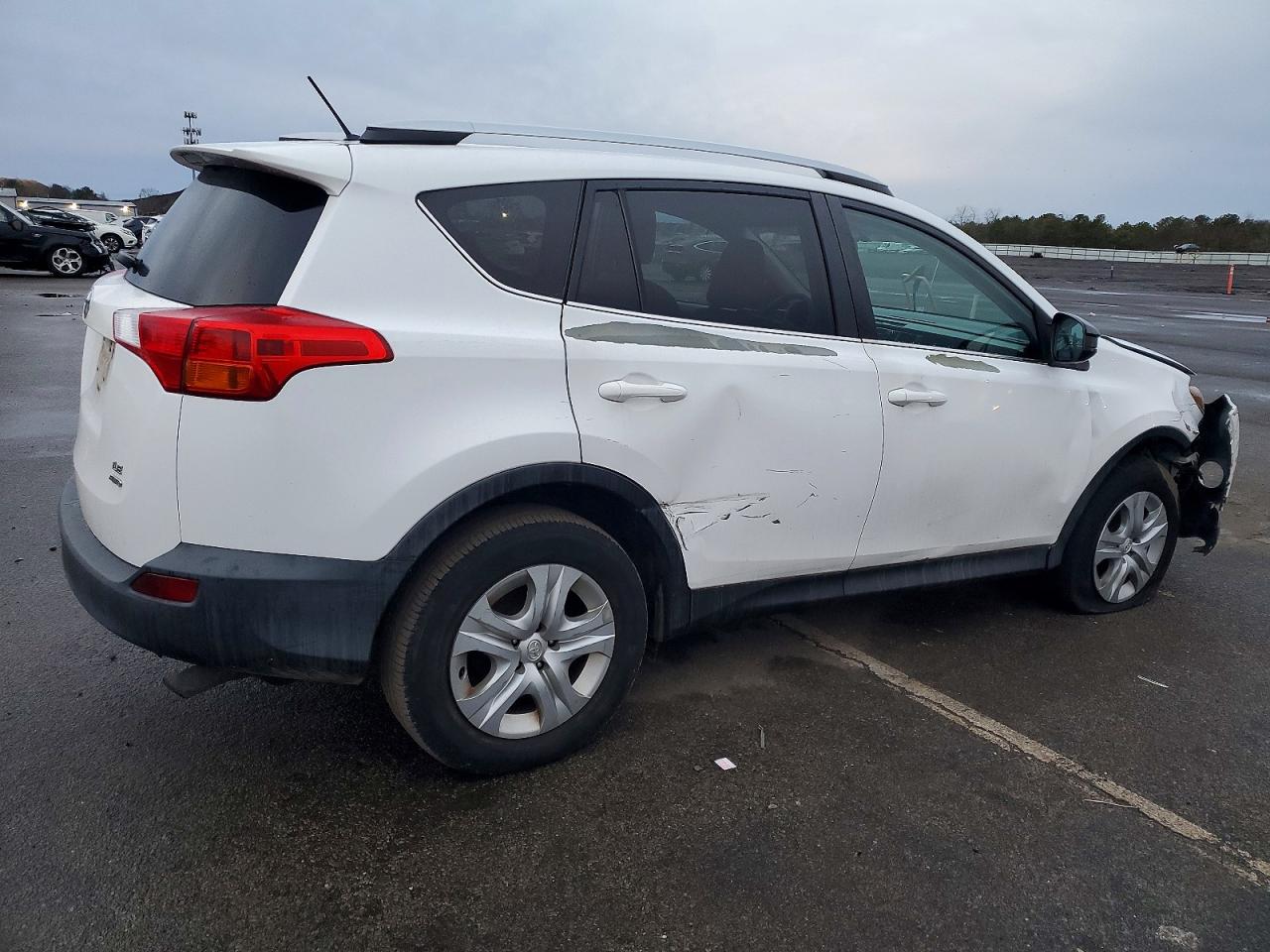 2013 TOYOTA RAV4 LE photo 3