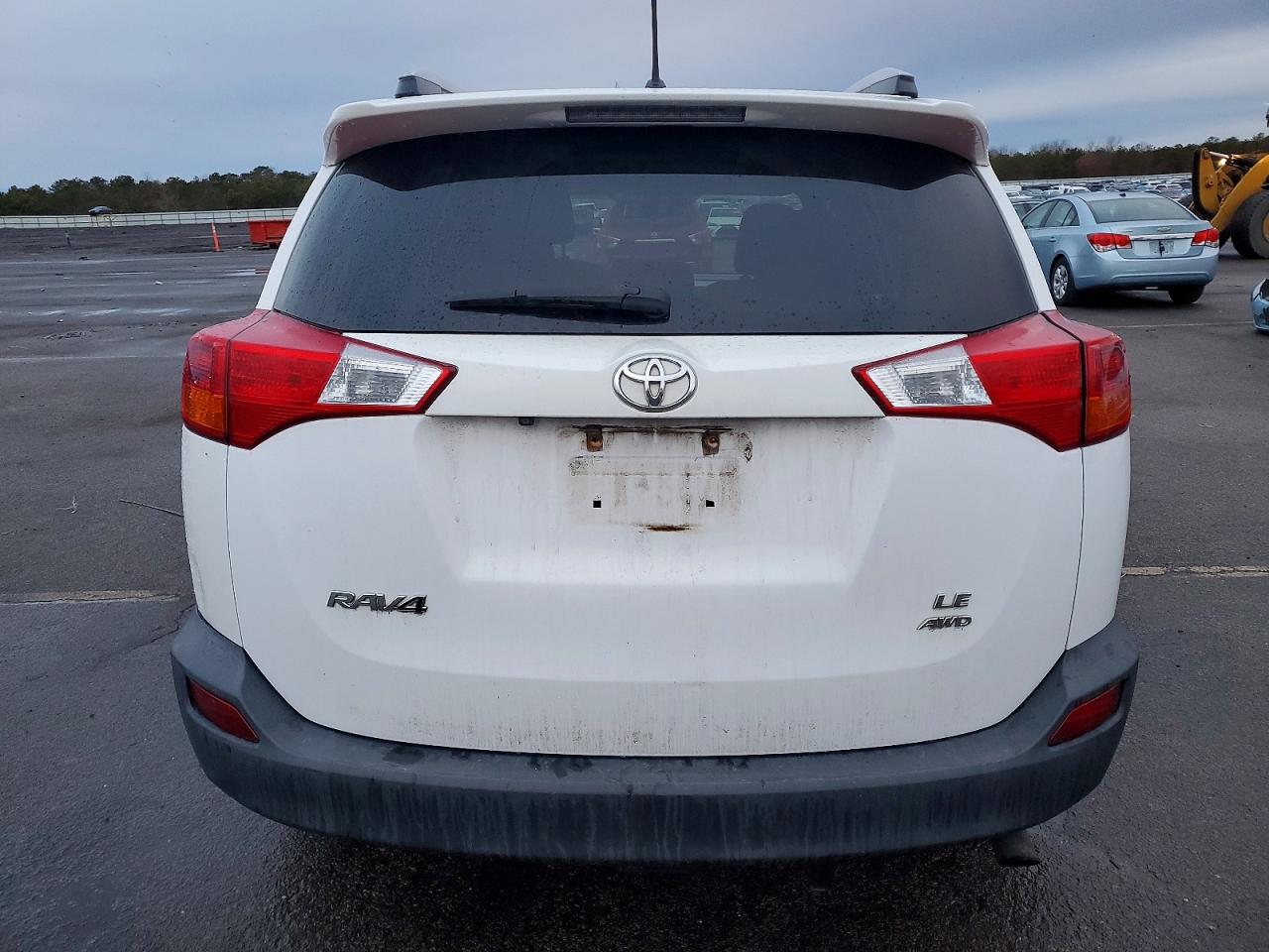 2013 TOYOTA RAV4 LE photo 6