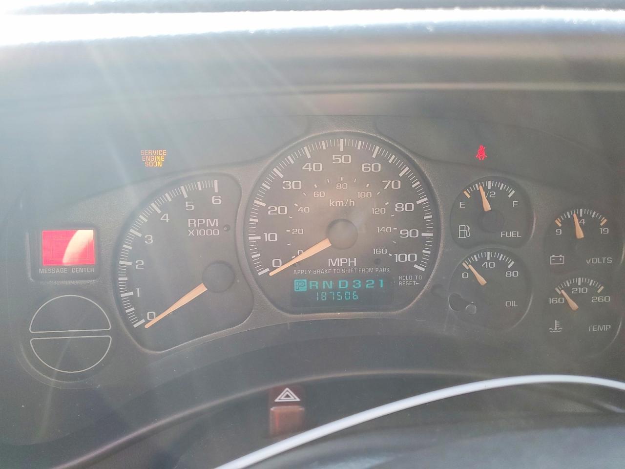 2001 CHEVROLET SUBURBAN K1500 photo 9