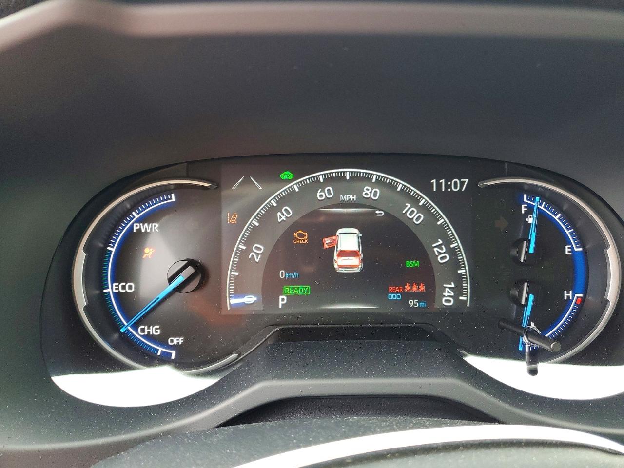 2025 TOYOTA RAV4 LE photo 9