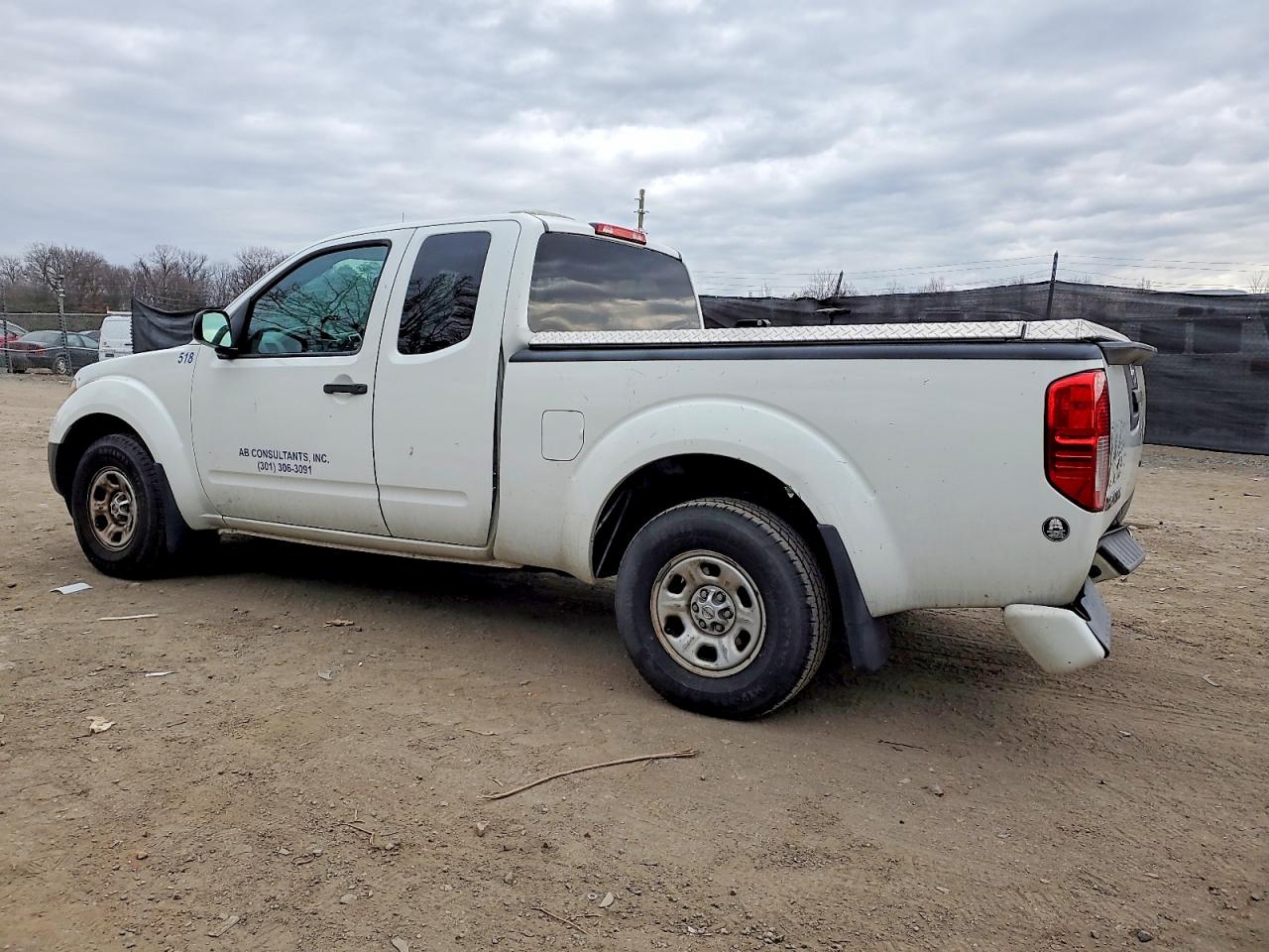2017 NISSAN FRONTIER S photo 2