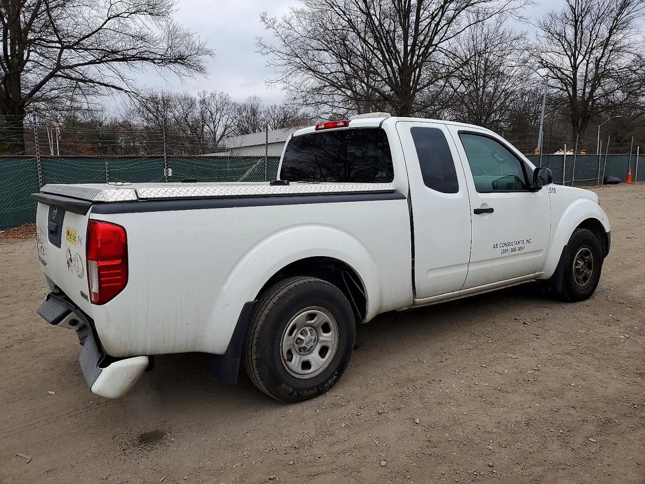 2017 NISSAN FRONTIER S photo 3