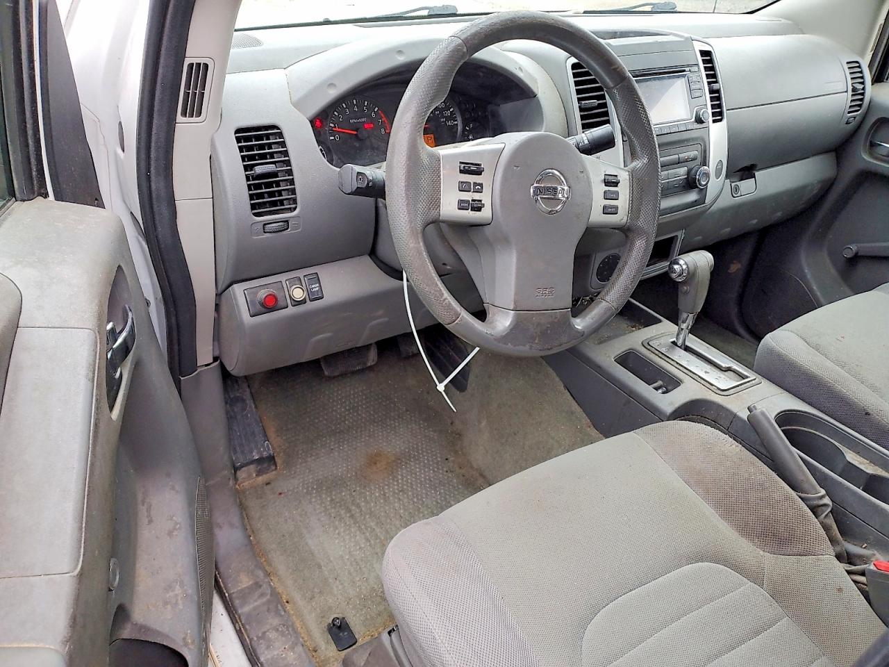 2017 NISSAN FRONTIER S photo 8
