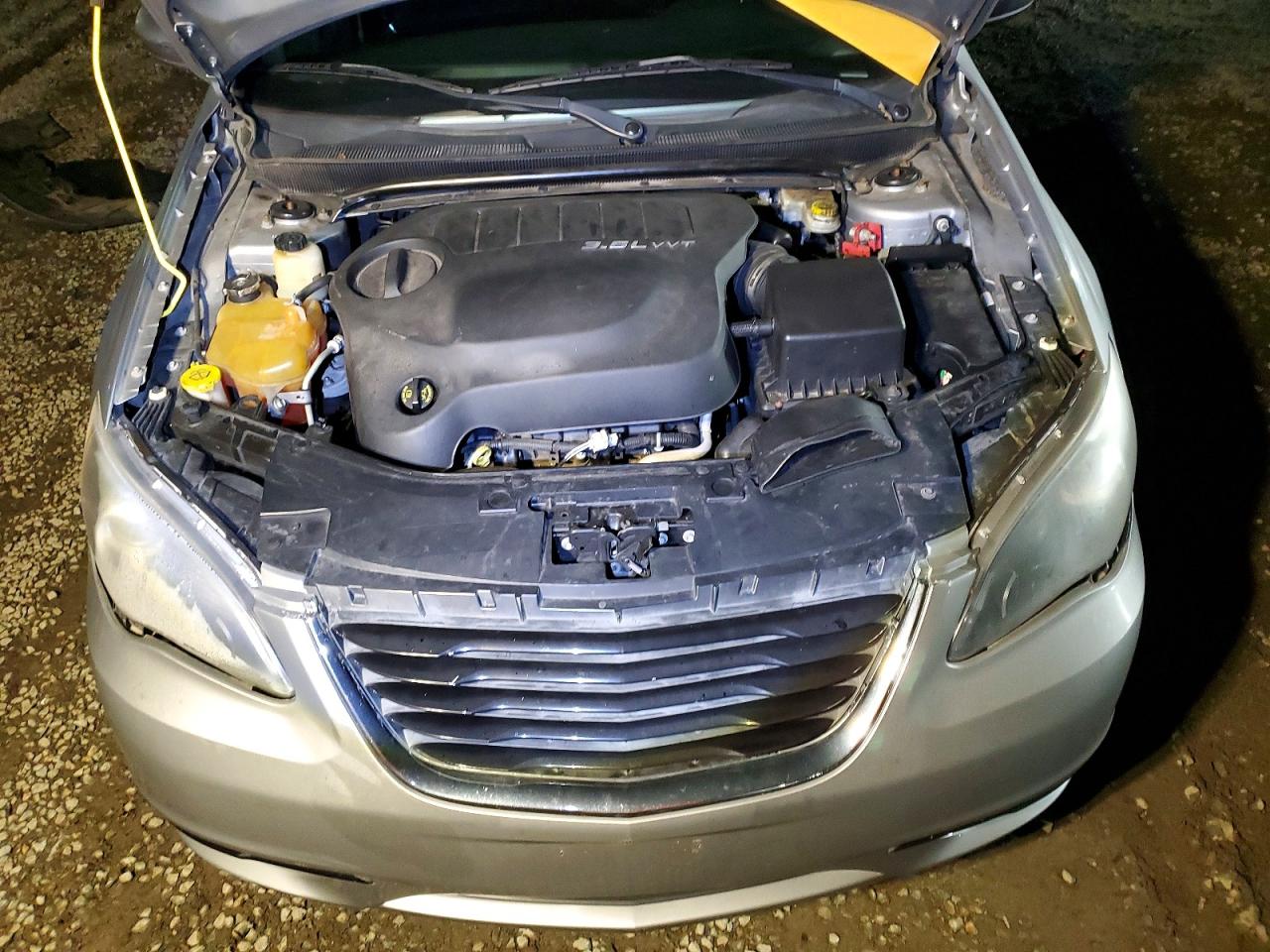 2013 CHRYSLER 200 TOURING photo 11