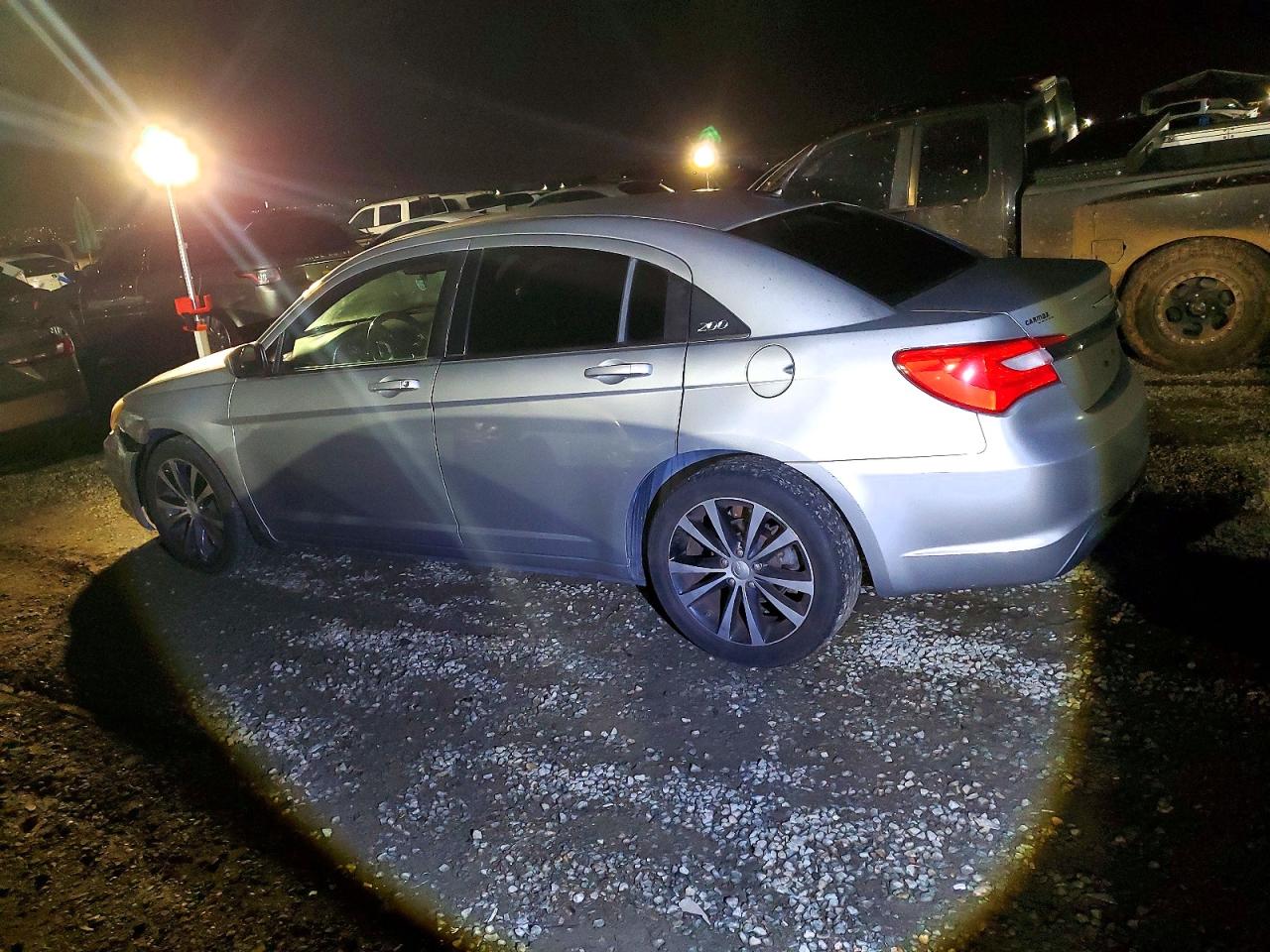 2013 CHRYSLER 200 TOURING photo 2