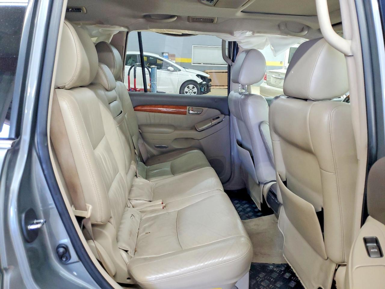 2005 LEXUS GX 470 photo 31
