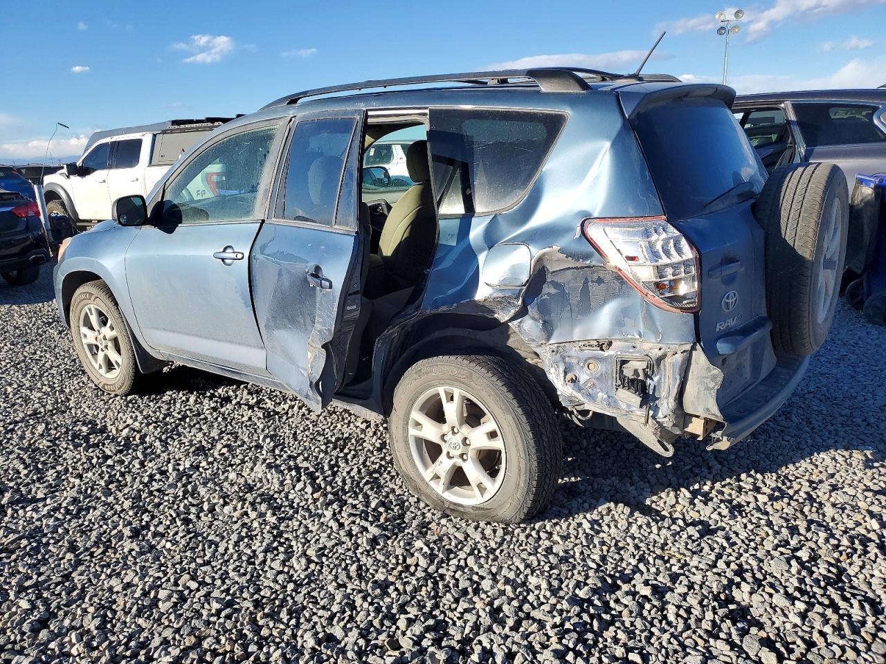 2011 TOYOTA RAV4 photo 2