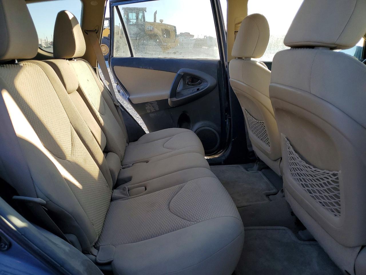 2011 TOYOTA RAV4 photo 11