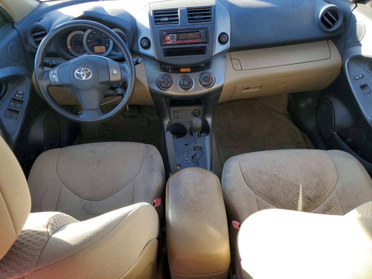 2011 TOYOTA RAV4 photo 8