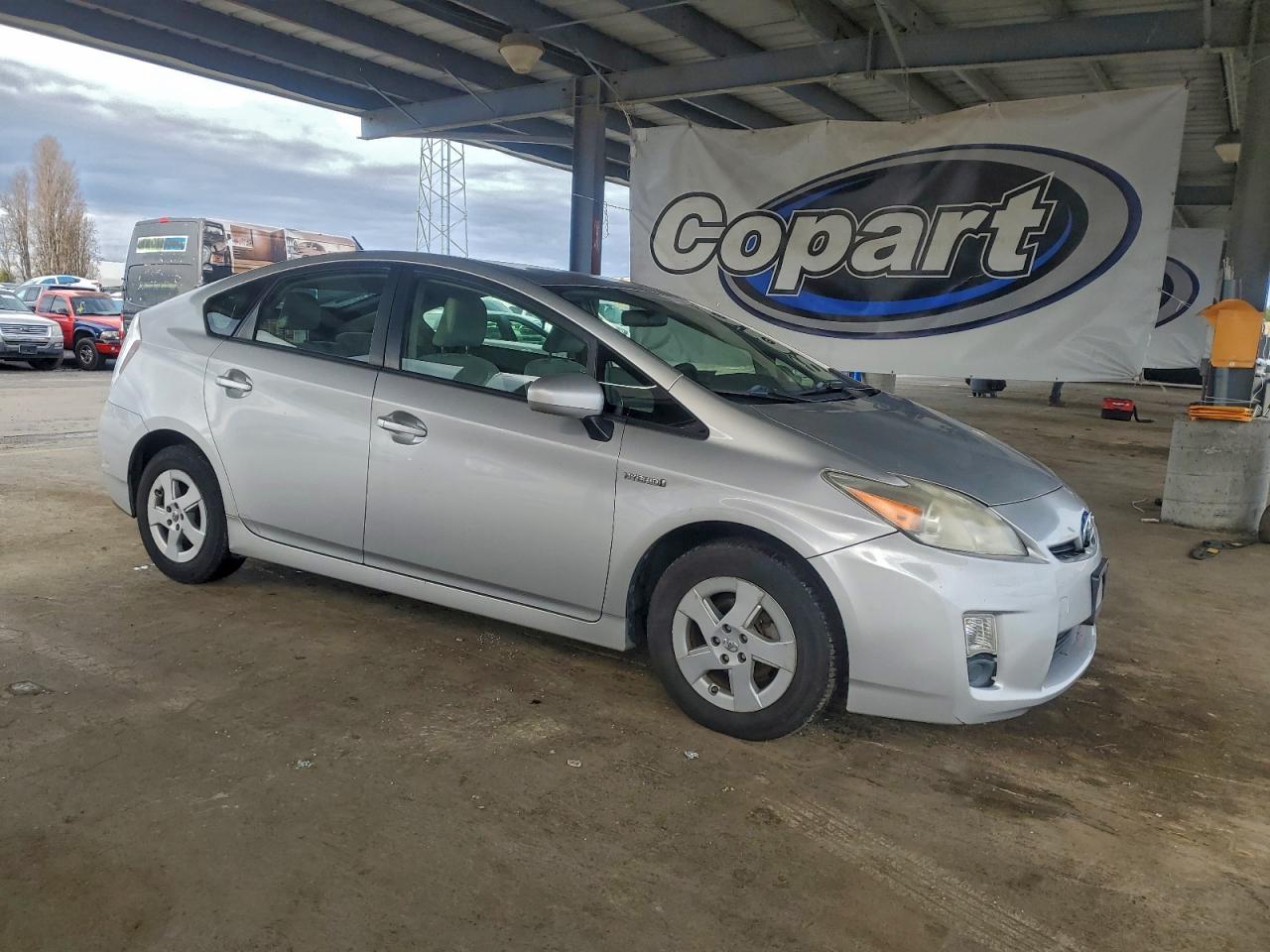 2011 TOYOTA PRIUS photo 4