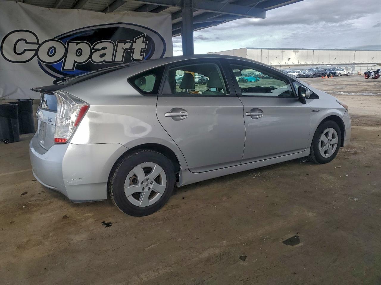 2011 TOYOTA PRIUS photo 3