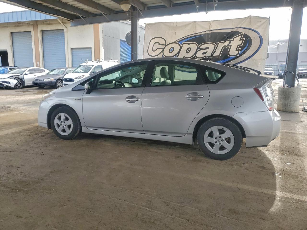 2011 TOYOTA PRIUS photo 2