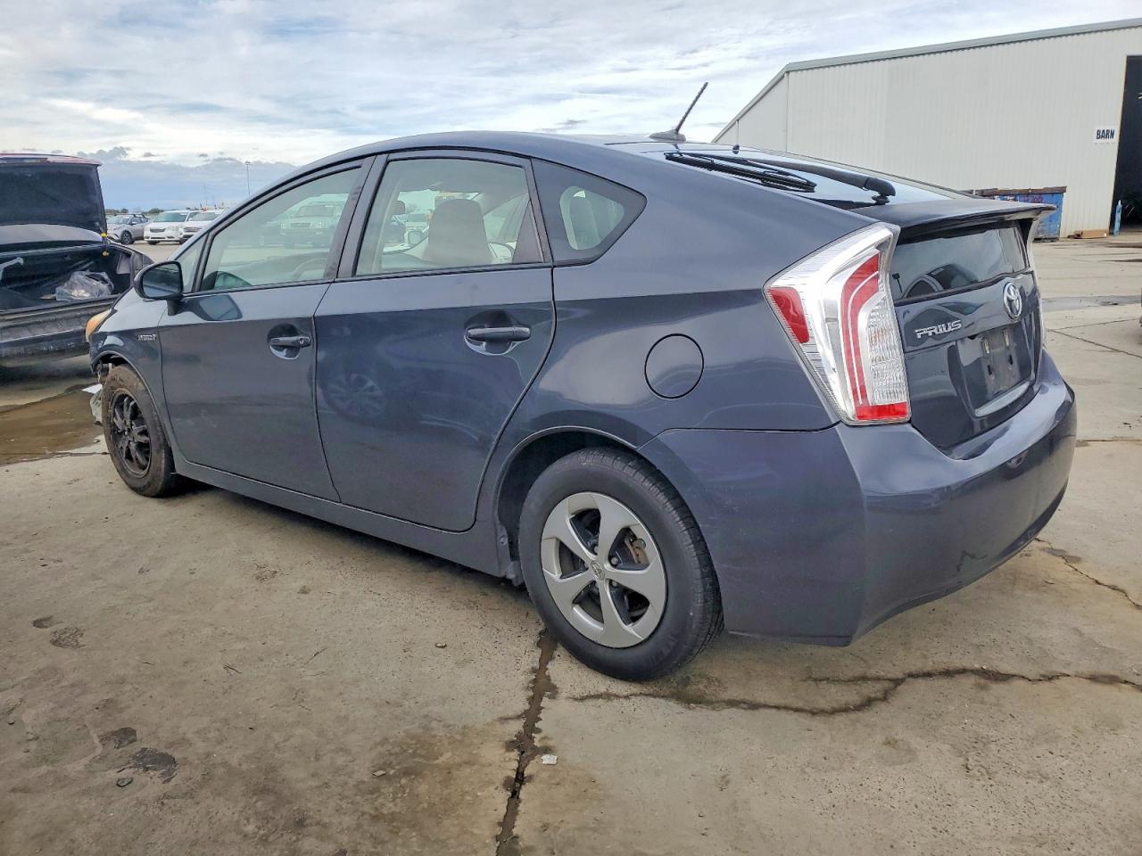 2013 TOYOTA PRIUS photo 2