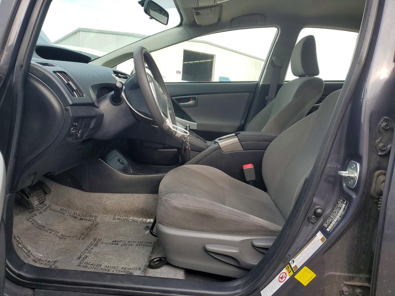 2013 TOYOTA PRIUS photo 7