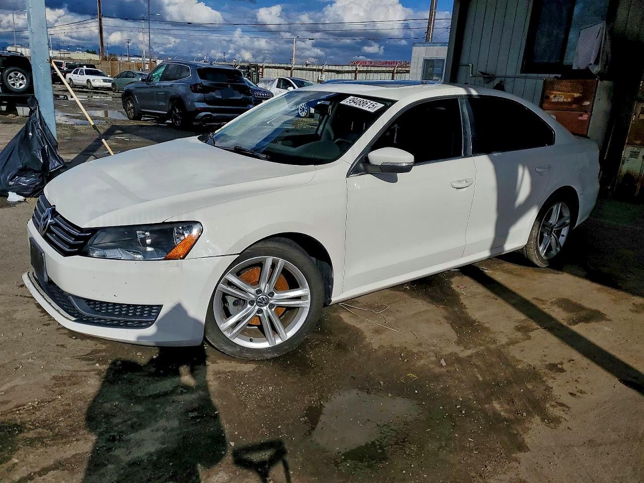 2014 VOLKSWAGEN PASSAT