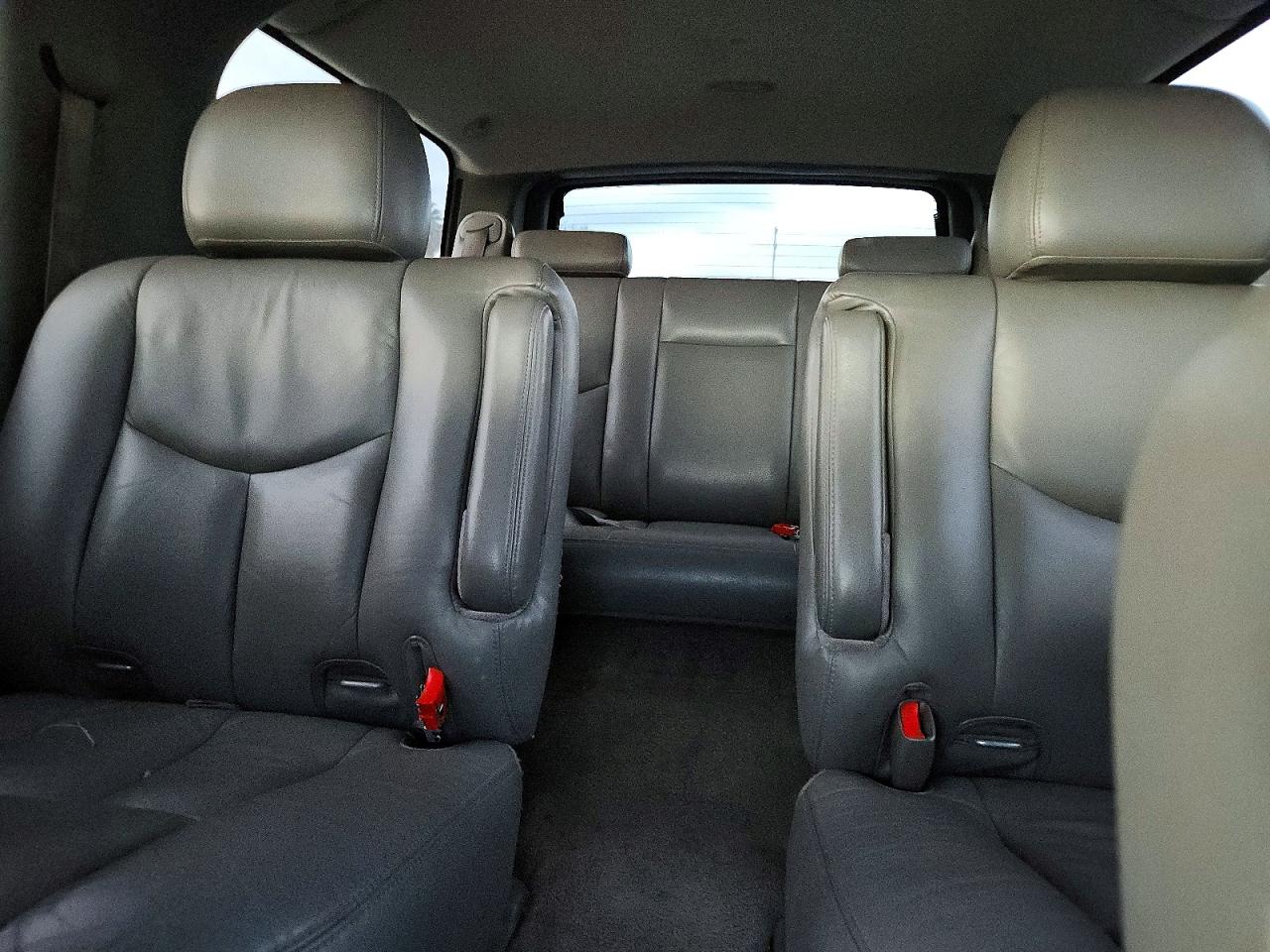 2003 GMC YUKON XL K1500 photo 10