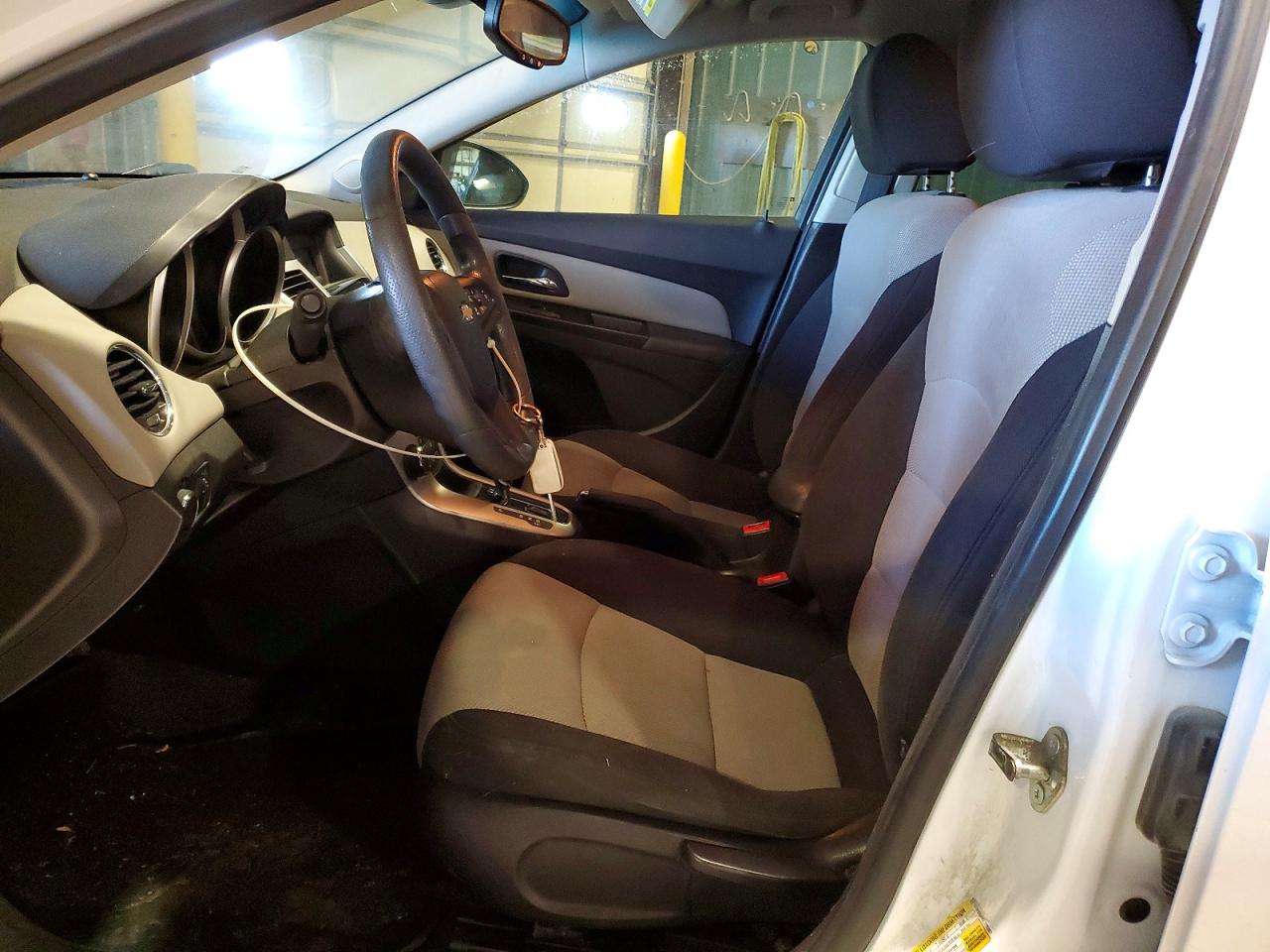2014 CHEVROLET CRUZE LS photo 13