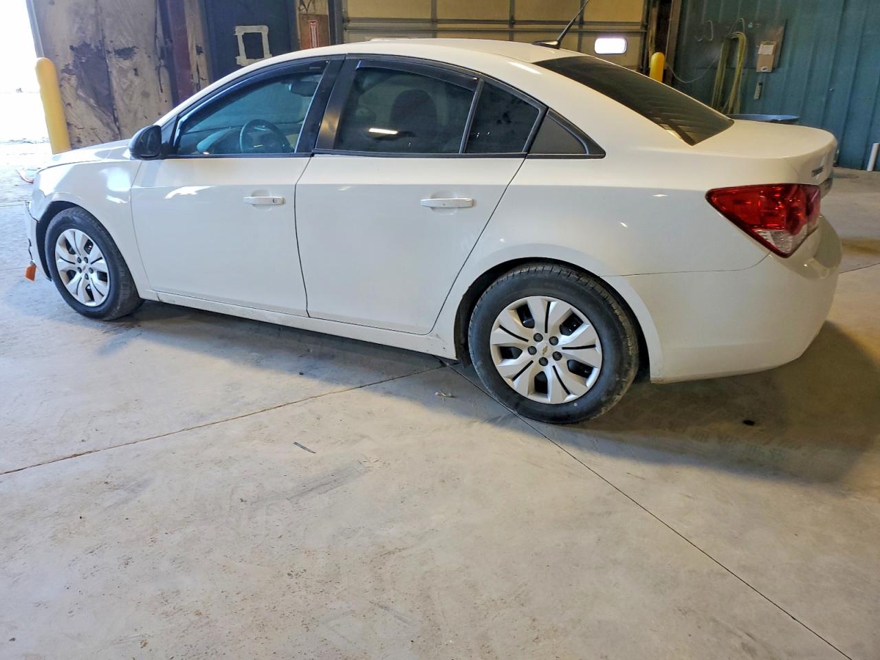 2014 CHEVROLET CRUZE LS photo 3