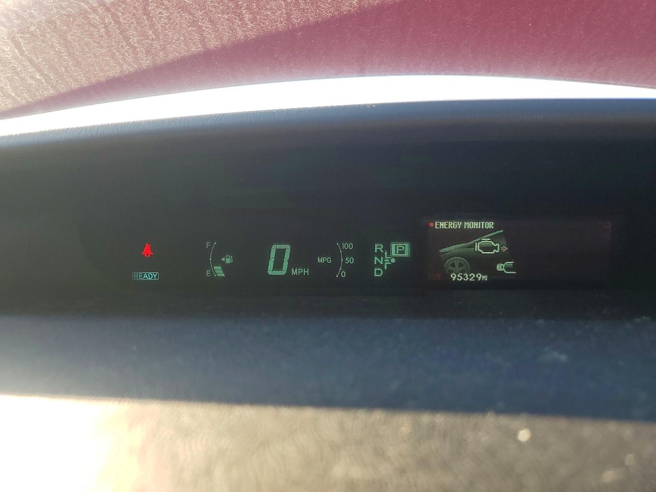 2014 TOYOTA PRIUS photo 9