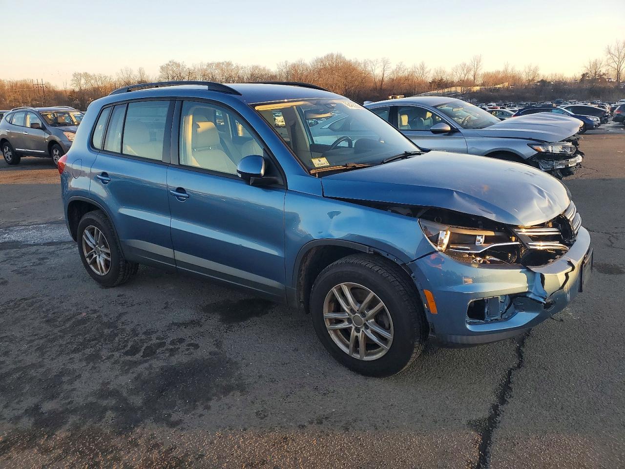 2017 VOLKSWAGEN TIGUAN S photo 4