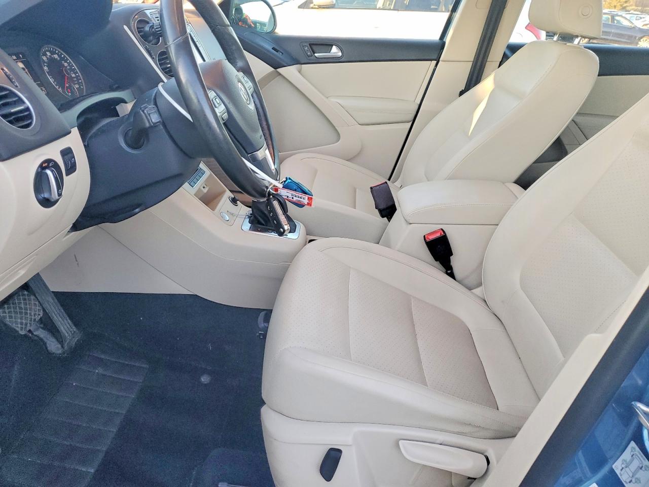 2017 VOLKSWAGEN TIGUAN S photo 7