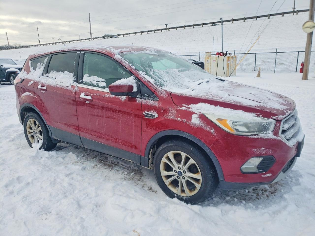 2017 FORD ESCAPE SE photo 4