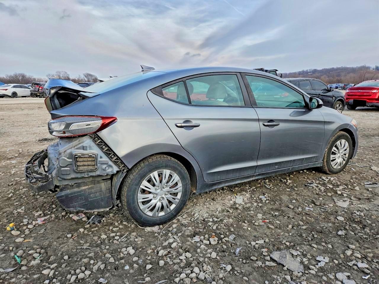2017 HYUNDAI ELANTRA SE photo 3