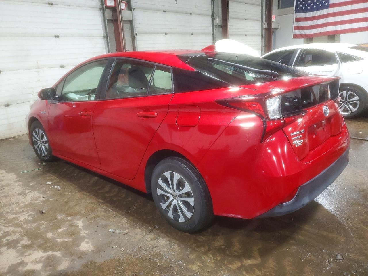 2019 TOYOTA PRIUS photo 2