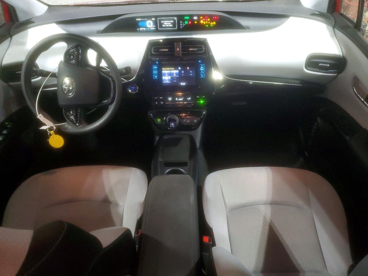 2019 TOYOTA PRIUS photo 7