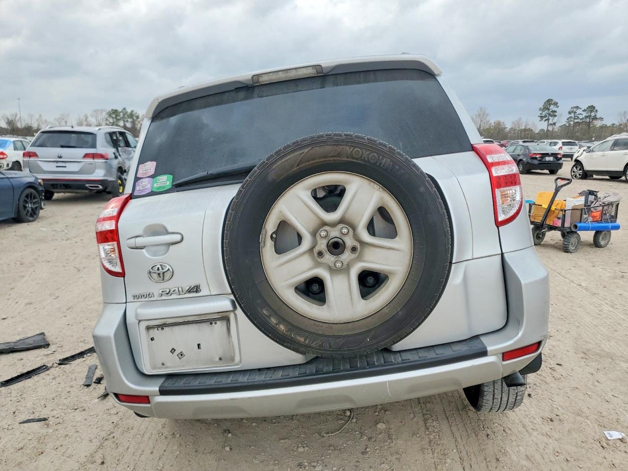 2010 TOYOTA RAV4 photo 6