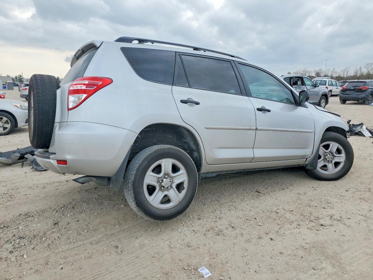 2010 TOYOTA RAV4 photo 3
