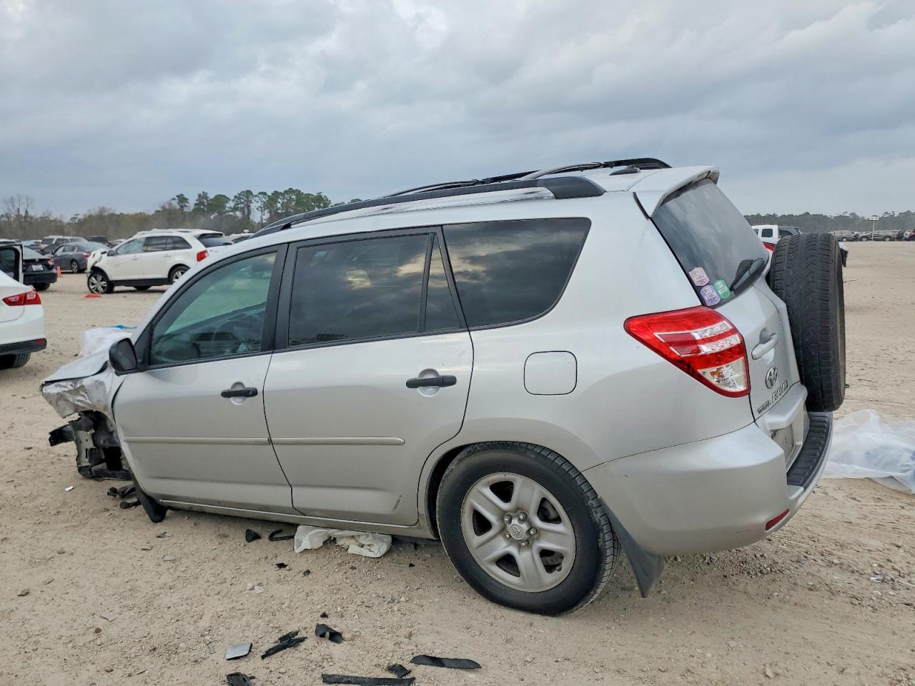2010 TOYOTA RAV4 photo 2