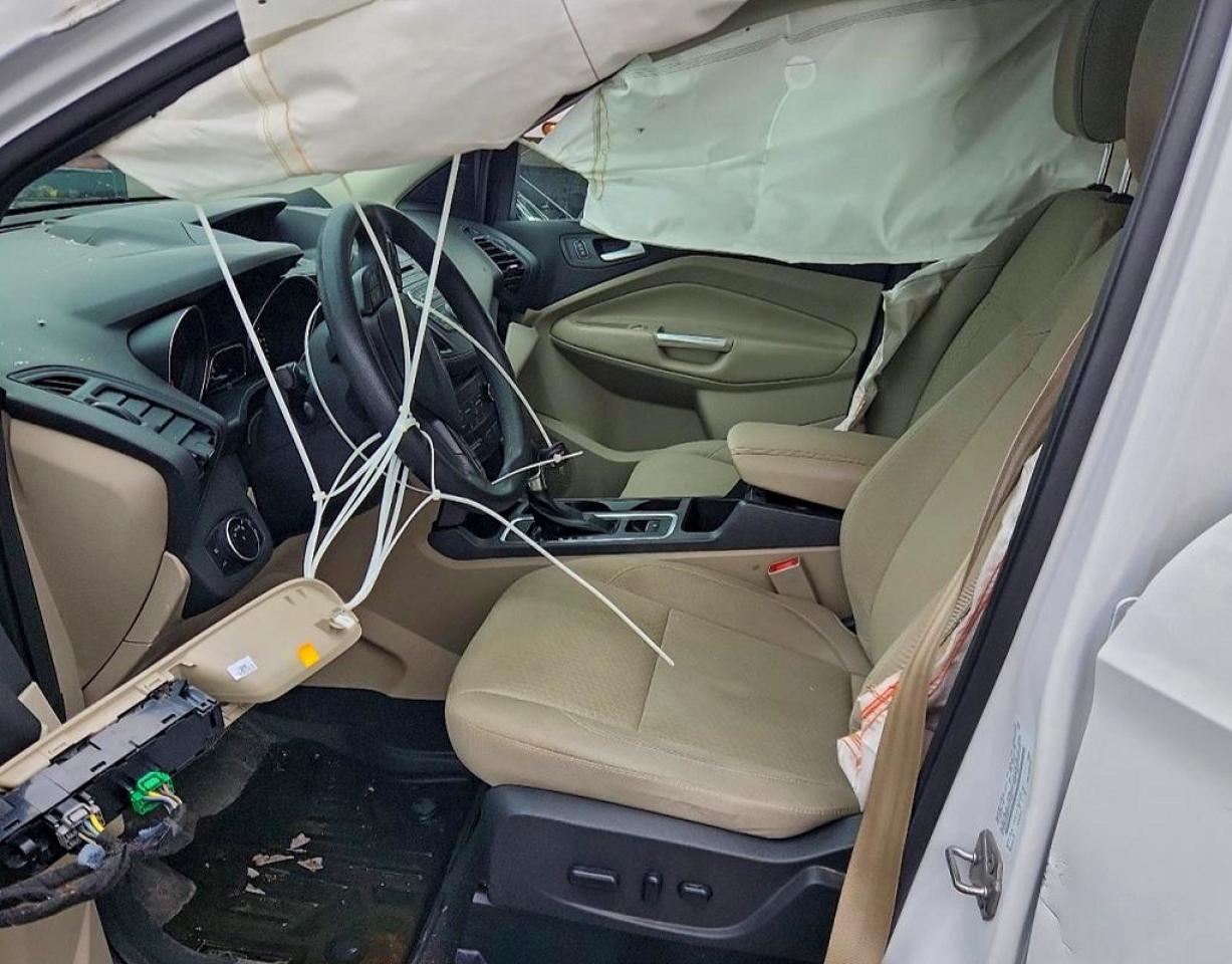 2017 FORD ESCAPE SE photo 7