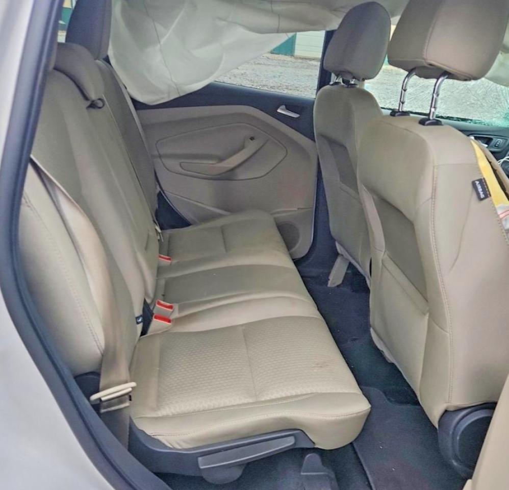 2017 FORD ESCAPE SE photo 10