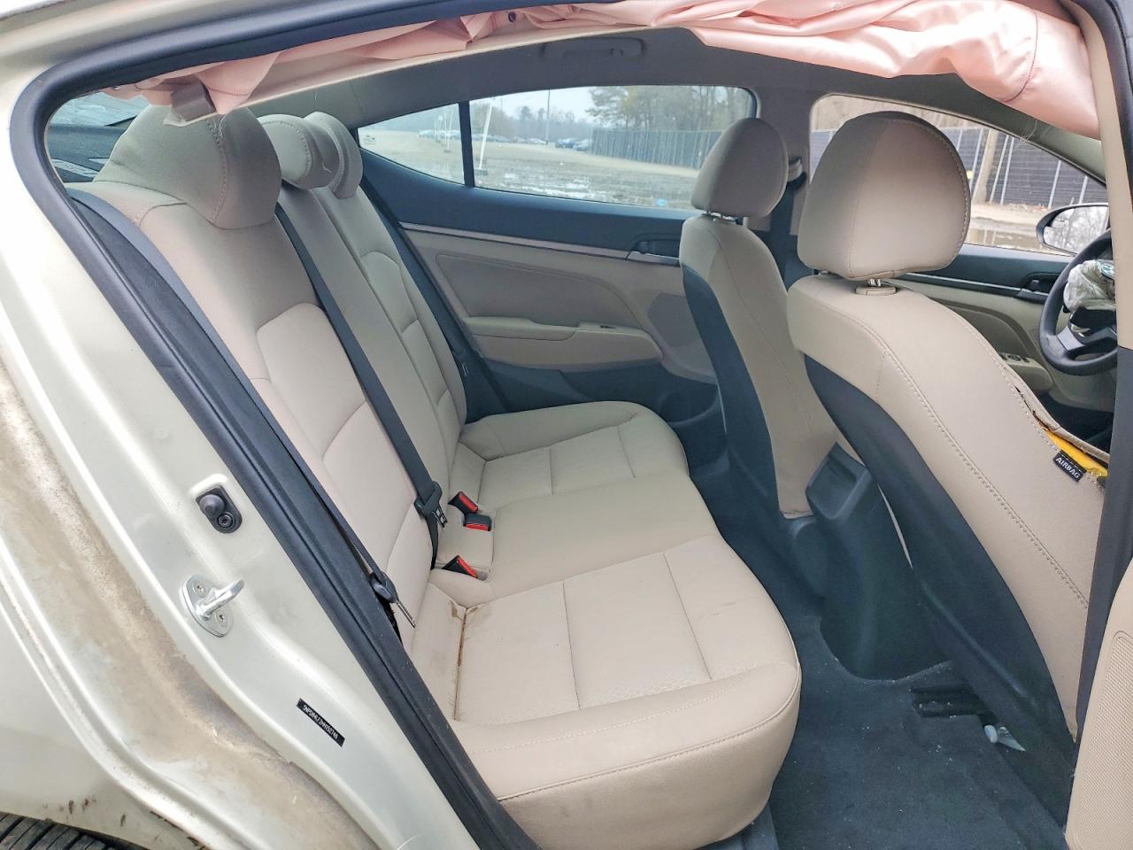 2017 HYUNDAI ELANTRA SE photo 10